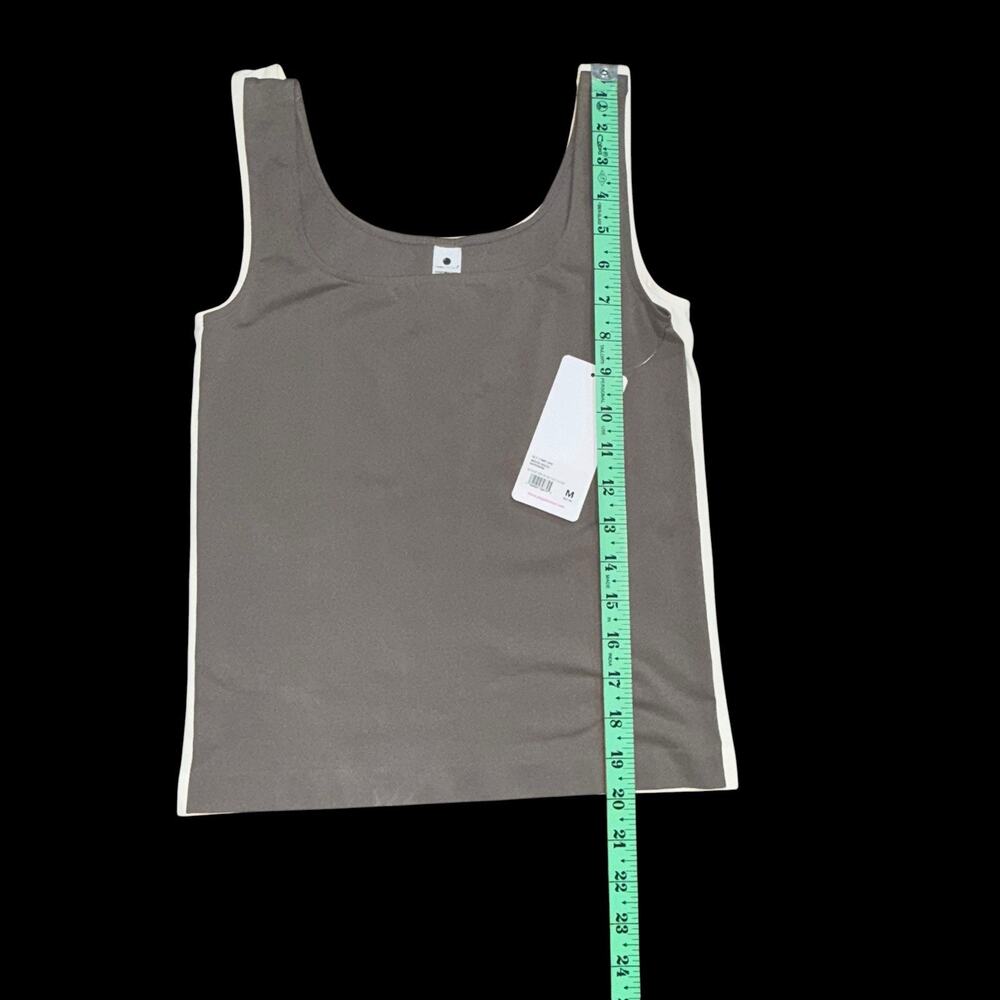Yogalicious 2 Pack Taupe and Beige Women's Sleeveless Scoop Neck Tank Size /M - Picture 6 of 7